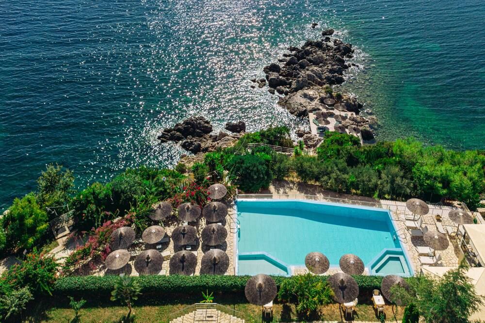Costa Smeralda - Igoumenitsa - Piscine