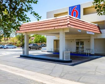 Motel 6 Tempe, Az Phoenix Airport Priest Dr - Tempe - Bangunan