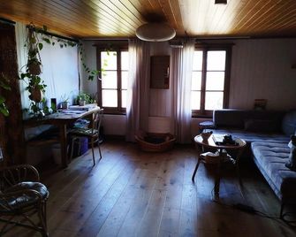 Lakeview Chalet 1 , Därligen - Därligen - Sala de estar