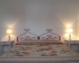 Ginestra - Cozy, bright vacation apartment with pool, large garden near the sea - Castiglione della Pescaia - Soverom