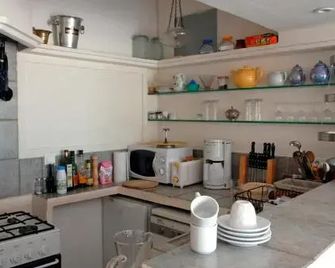 Residence Les Rossignols - Roussillon - Kitchen