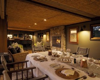 Hillsnek Safari Camp Amakhala Game Reserve - Paterson - Dining room