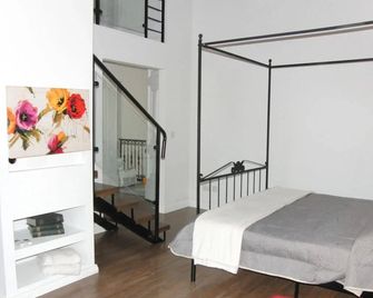 Maltese Maltese - Sliema