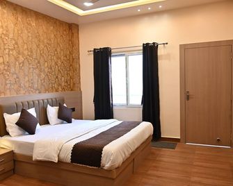 Hotel Pinaka - Pratāpgarh