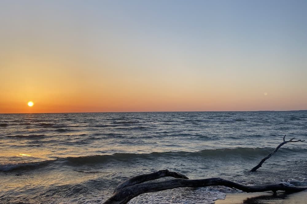 Oasis by the Bay Vacation Suites - Wasaga Beach