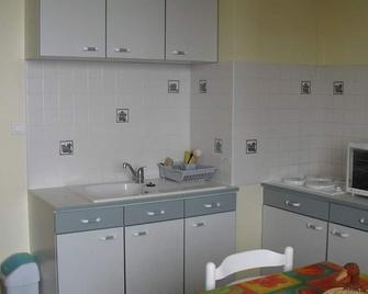 Cozy Ski-In/Out Apartment for 6 - Stunning Valley Views, Free Parking, Modern Amenities - Arette - Cuisine