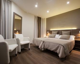 Hotel Don Paco - Málaga - Schlafzimmer