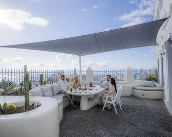 Oia Mansion - Oia - Balcón