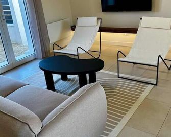 Maison contemporaine à Saint-Léonard - Angers - Phòng khách