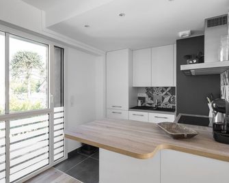 Le Ponant by Cocoonr - Dinard - Kitchen