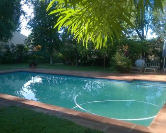 Gloria's Bed And Breakfast - Livingstone - Piscina