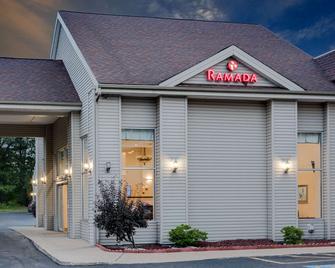 Ramada by Wyndham Cleveland Airport West - Fairview Park - Edificio
