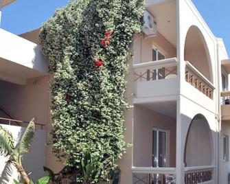 Emerald Hotel - Kremasti - Bâtiment