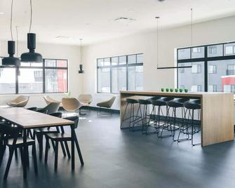 Studio Suite At The Crescent - Rossland - Restaurant
