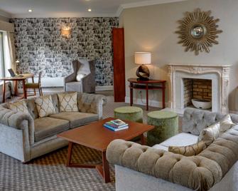 Best Western Plus Centurion Hotel - Radstock - Living room