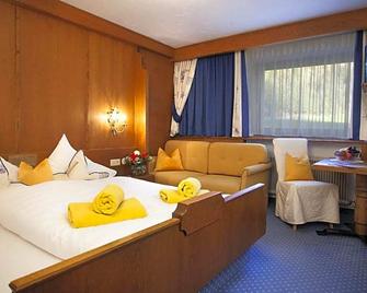 Hotel Almhof - نيوستيفت ام ستوبايتال - غرفة نوم