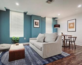 The Lofts on Clematis 405 Downtown West Palm Beach - West Palm Beach - Living room