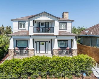 Modern Lux Home: 4B/3B Retreat: Close to Downtown! - São Diego - Edifício