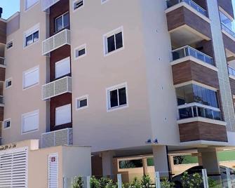 Apartment on the beach in Palmas do arvoredo 200 m from the beach - Governador Celso Ramos - Building