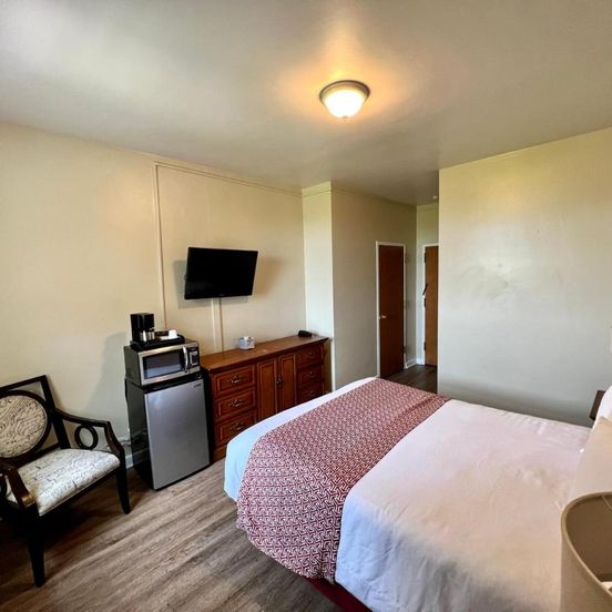 Bedroom view of Lenox Hotel And Suites