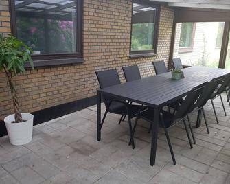 Central Studio in Billund - 500 m from LegoHouse - Біллунн - Патіо