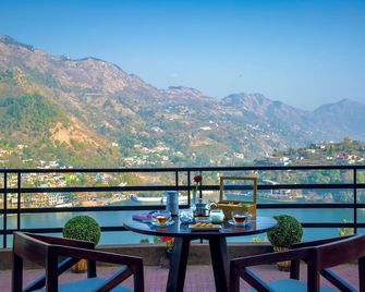 Rosewood Retreat Bhimtal - Bhimtal - Balkon