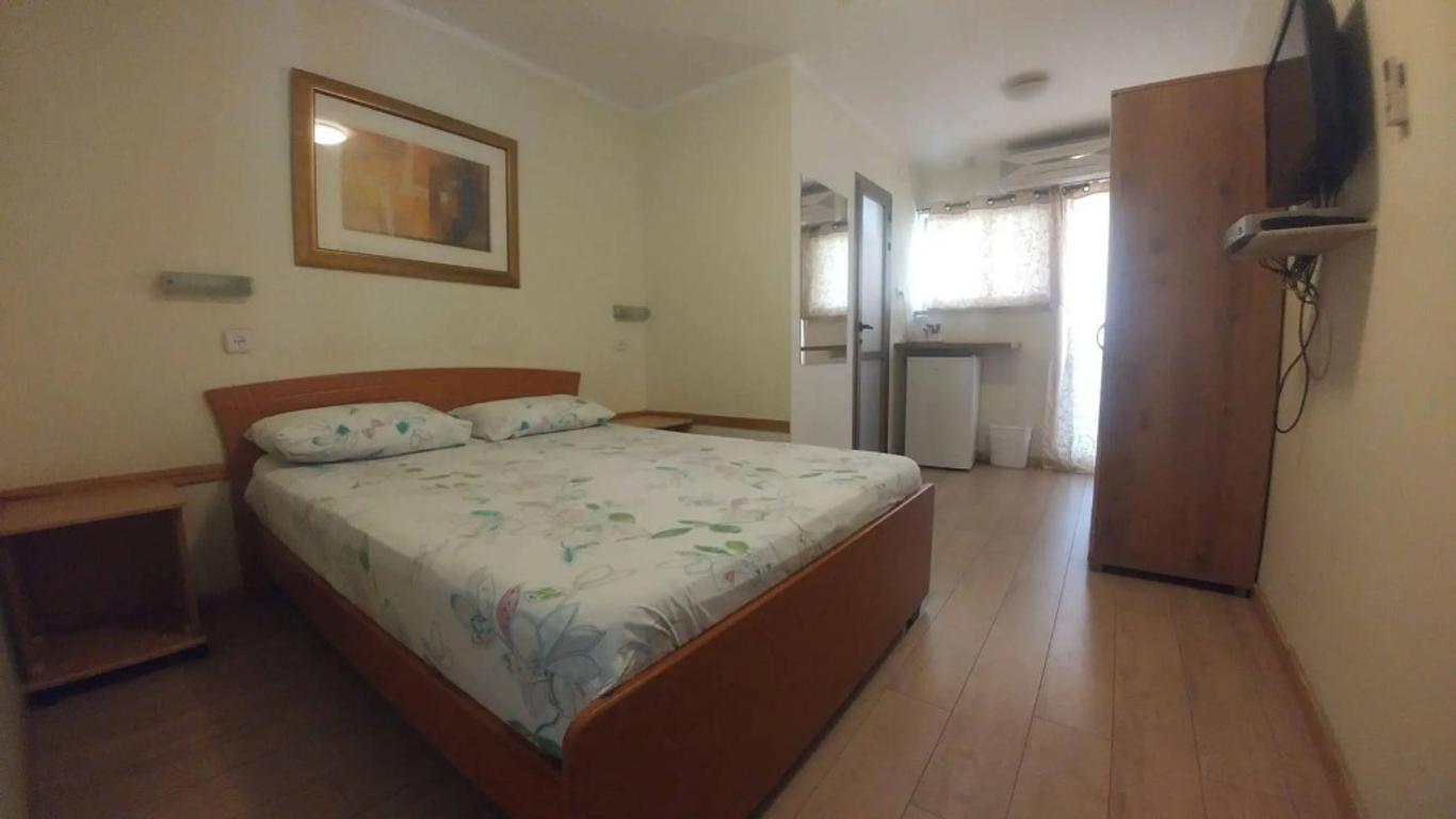 Arava Hostel