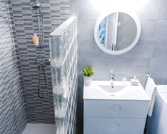 Apartamento Victoria con parking incluido - Ronda - Bathroom