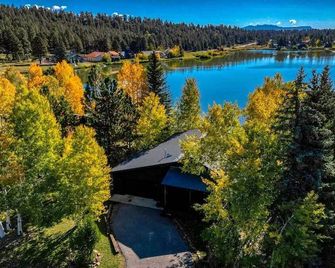 Pagosa Lakefront Home w/ Hot Tub, A/C, & Canoe! - Pagosa Springs - Vista del exterior