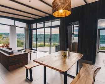 Umva Muhazi - Muhazi - Dining room