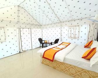 Barkha Desert Safari Camp Sam Sand Dunes Jaisalmer - Sām - Ložnice