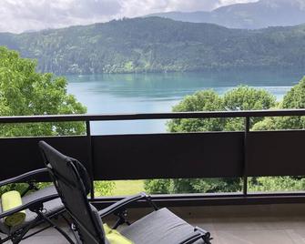 Sunny 2 Room Apartment With A Fantastic View Of Lake Millstatt - Millstatt - Balcony