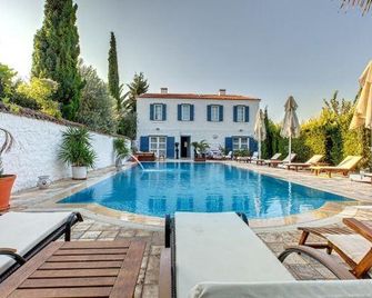 Beyevi Alacati - Alacati - Piscina