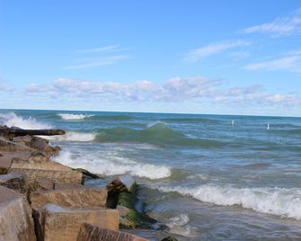 4411 Inn & Suites - Michigan City