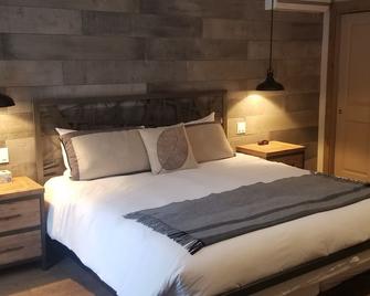 Hotel-Spa style scandinave 'Le Suisse' - Saint-Donat-de-Montcalm - Bedroom