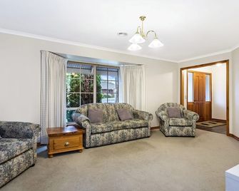 Comfort on Conns - Warrnambool - Living room