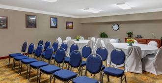 Comfort Suites Visalia Convention Center - Visalia