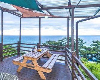 Yeongdeok Pine Pension - Yeongdeok - Balcón