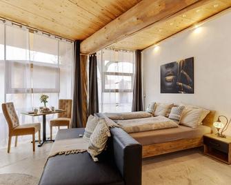 Apartment '-7-die Sieben, Studio 35qm' with Private Terrace, Shared Garden and Wi-Fi - Rosenfeld - Bedroom