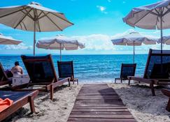 Costa Domus Blue Luxury Apartments - Nikiti - Beach