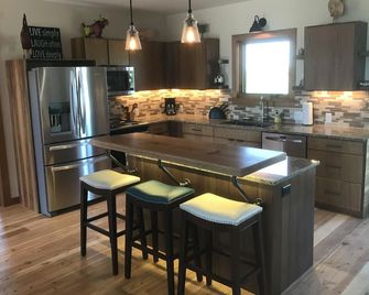 Your Basecamp In the Tetons. - Victor - Kuchyň