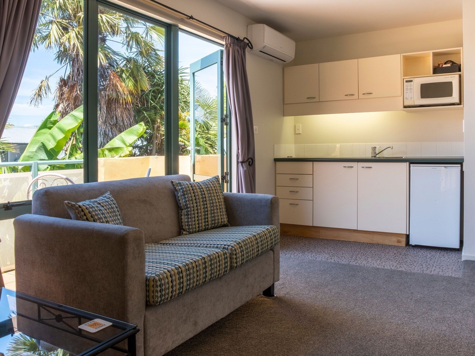 تاسكاني جاردنز موتور لودج - نيلسون - غرفة معيشة