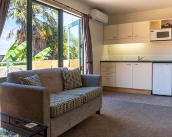 تاسكاني جاردنز موتور لودج - نيلسون - غرفة معيشة