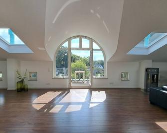 FeWo Havelpalais direkt am Wasser - Potsdam - Lobby
