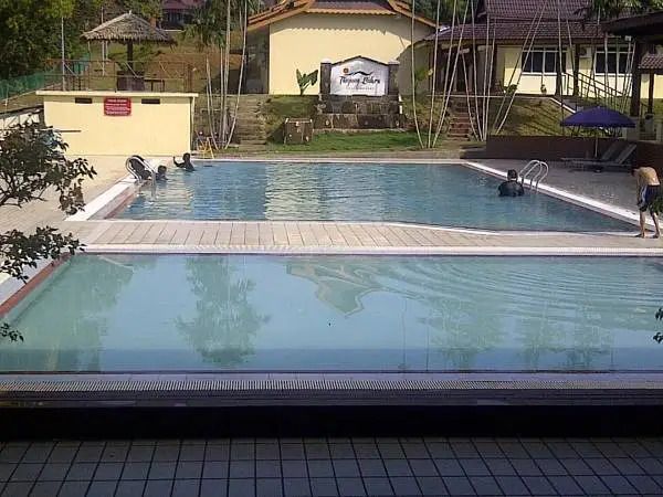 Lovita Tanjung Bidara Beach Resort - מאלאקה - בריכה