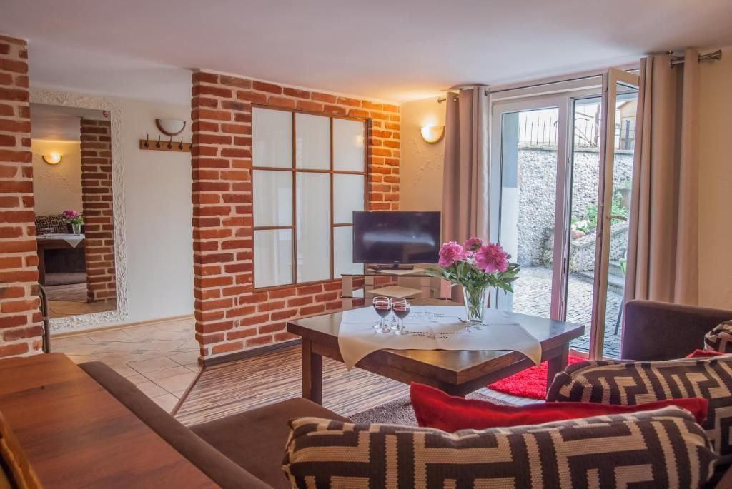 Pod Wzgórzem Bed & Breakfast