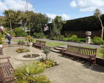 Sidmouth apartment perfect for beach and town - Sidmouth - Patio