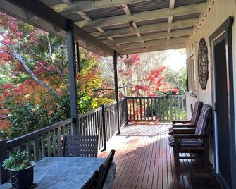 Bird Hill - A Garden Retreat in the Yarra Valley - Get Up Close to Native Birds - Seville - Balcón