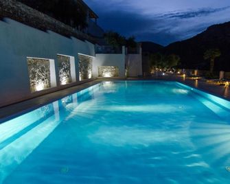 Residence Montelci - Mattinata - Piscina