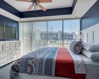 New 2 Br/2ba, Steps From Bms, Unwind With Us! - Bluff City - Bedroom